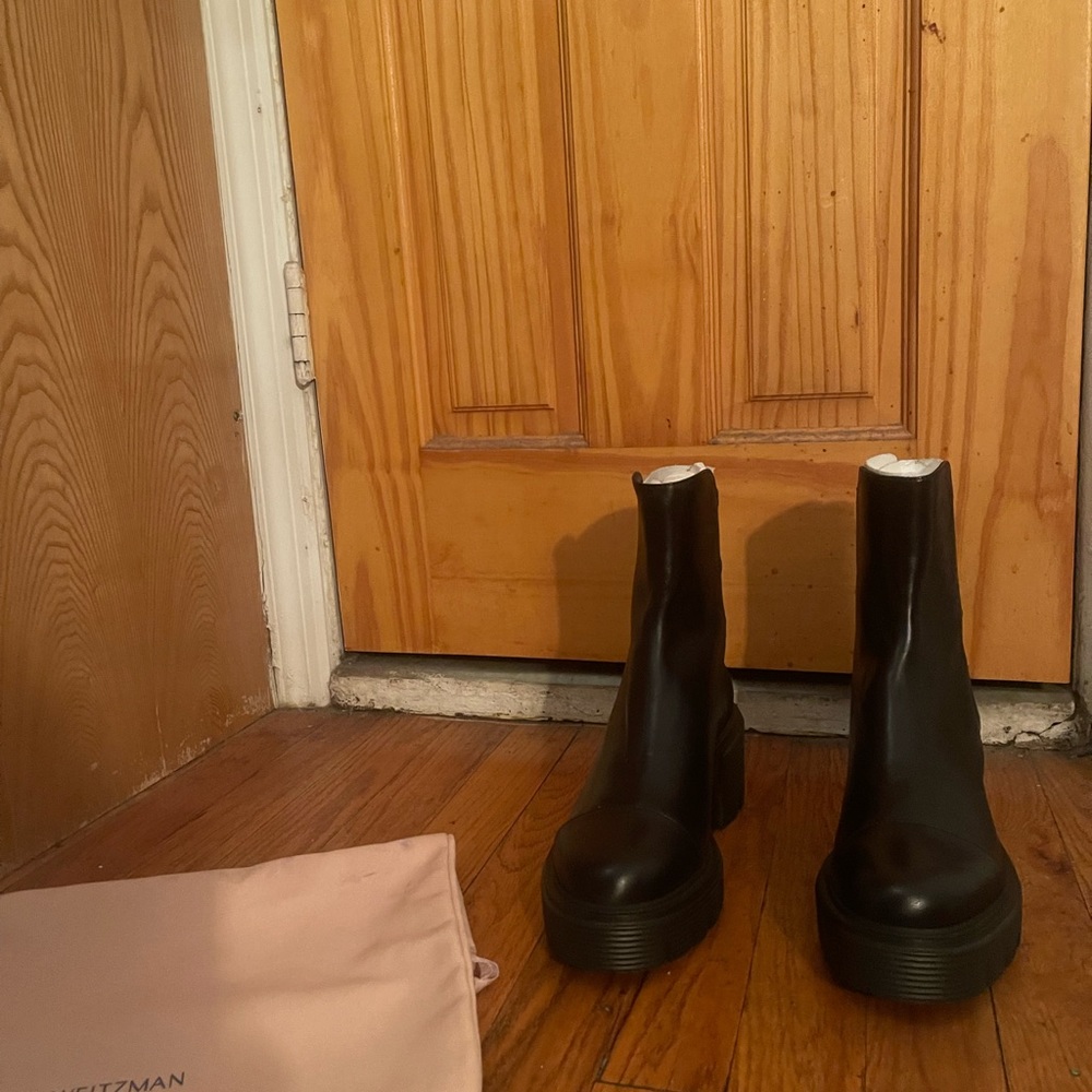 Stuart Weismann 5050 Soho Bootie NWT